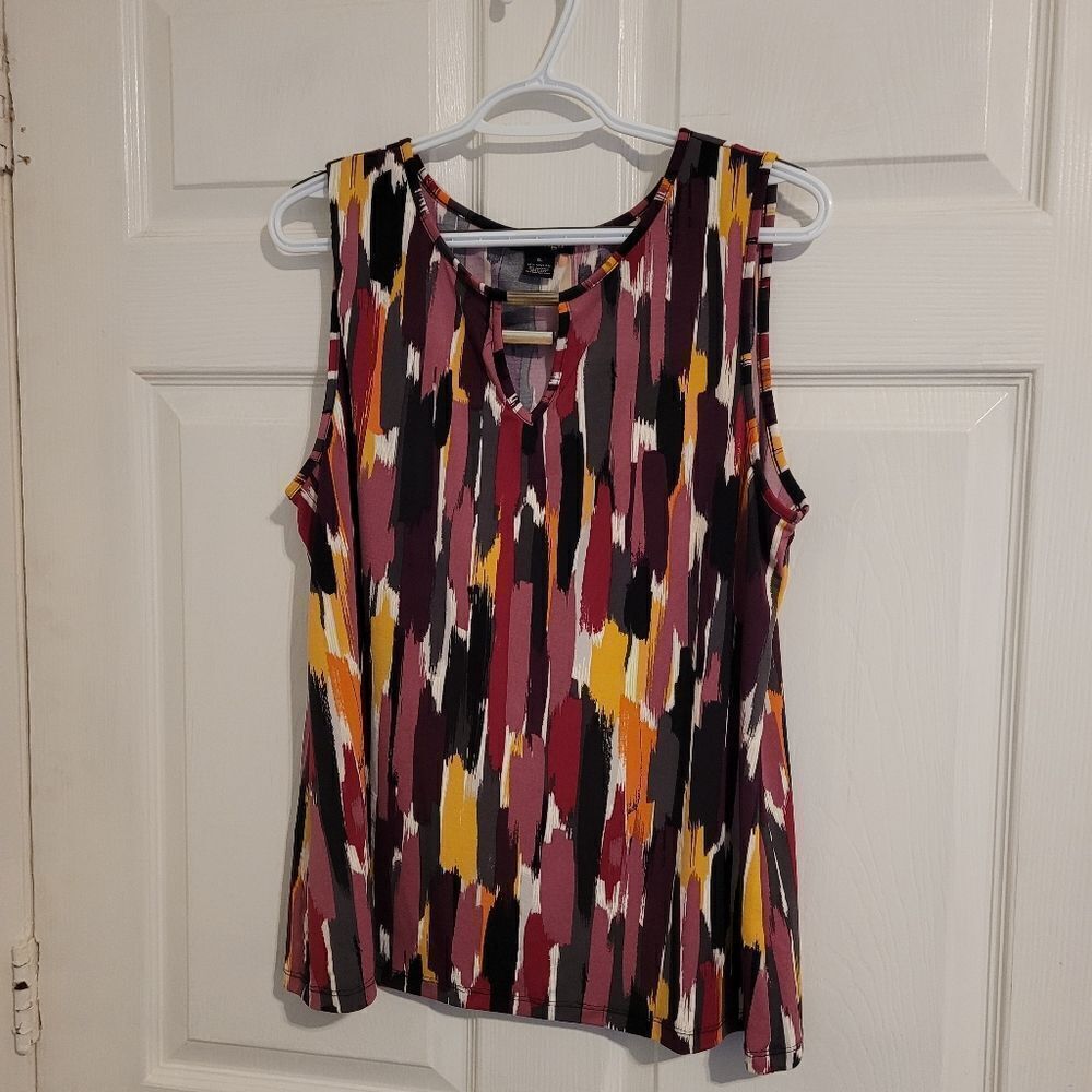 By design abstract art design top‎